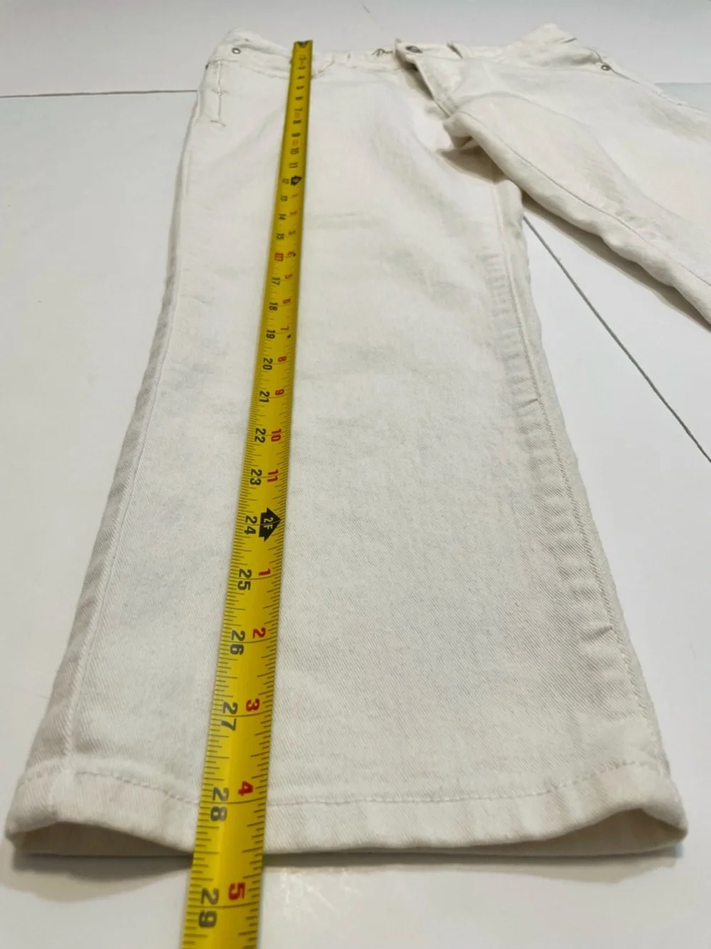 Vintage Y2K Daniel Embroidered Cropped Leg White Jeans Size 6